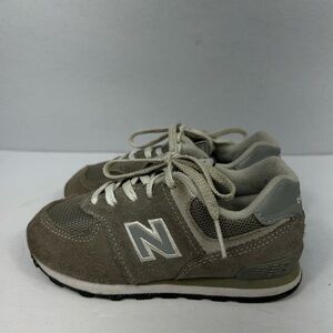 New Balance 574 Gray Suede Lace Up Sneaker Youth Kids Unisex Size 10